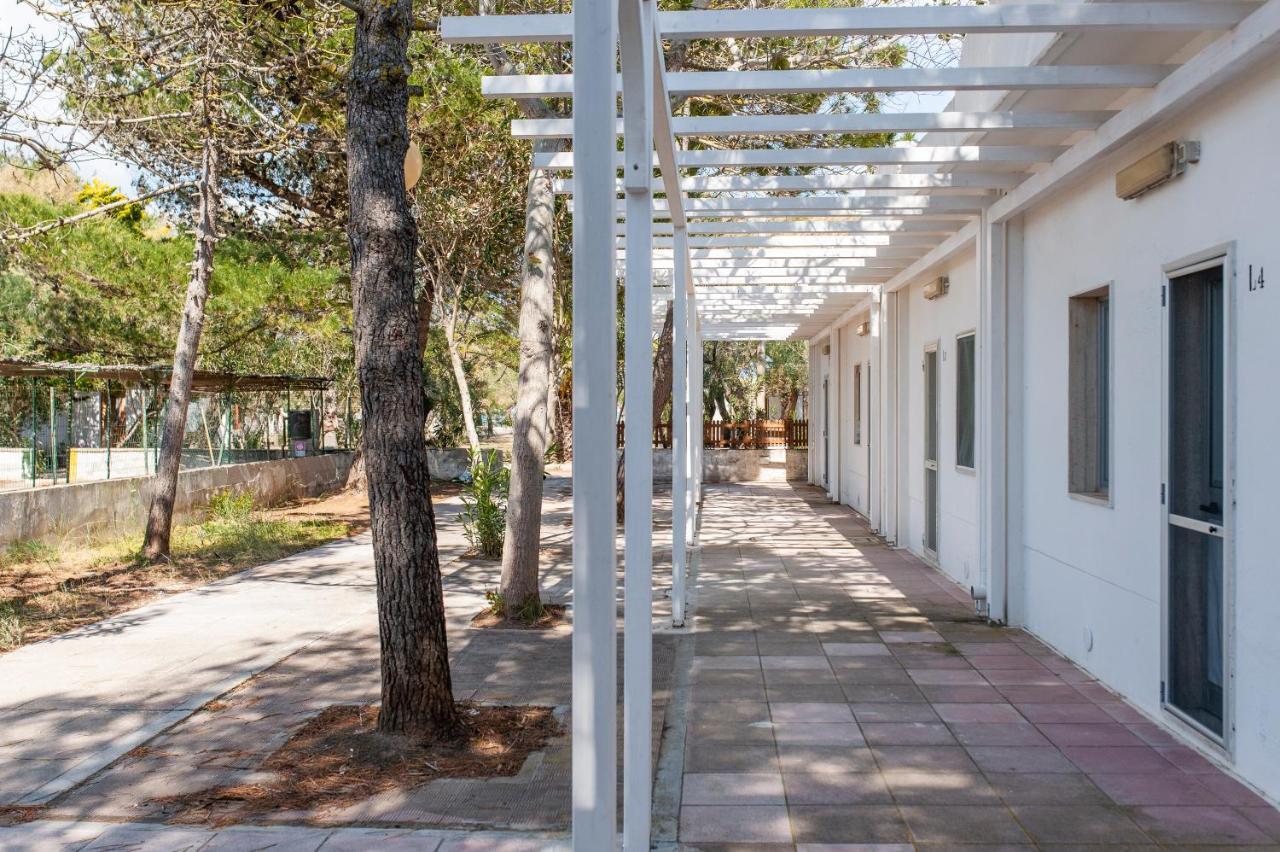 Centro Vacanze Lido Smeraldo Frigole Exterior foto